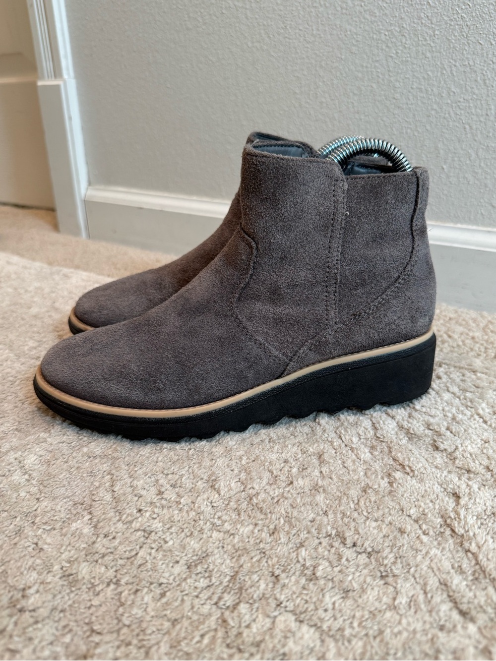 Clarks Sharon Swing Suede Wedge Ankle Booties Gray Size 5.5